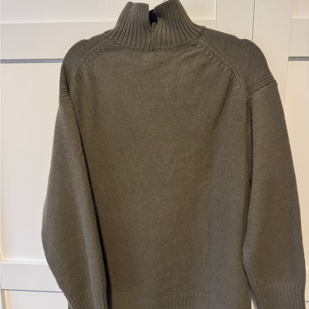 H&M Women's Olive Turtleneck Sweater